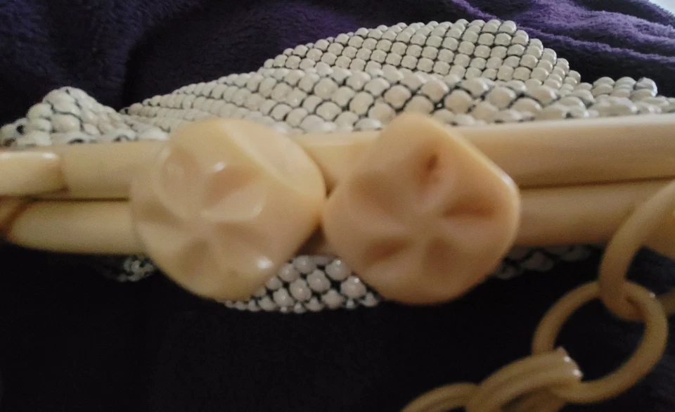 Whiting And Davis 复古 20 世纪 40 年代象牙铝包带赛璐珞框架和手柄 — 第 4/4 张图片