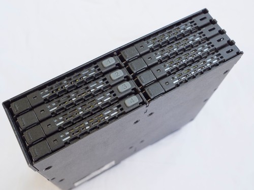 ICY DOCK Full Metal 8 x 2.5 SAS/SATA HDD/SSD Moblie Rack Enclosure for 5.25" Bay - Photo 14/14