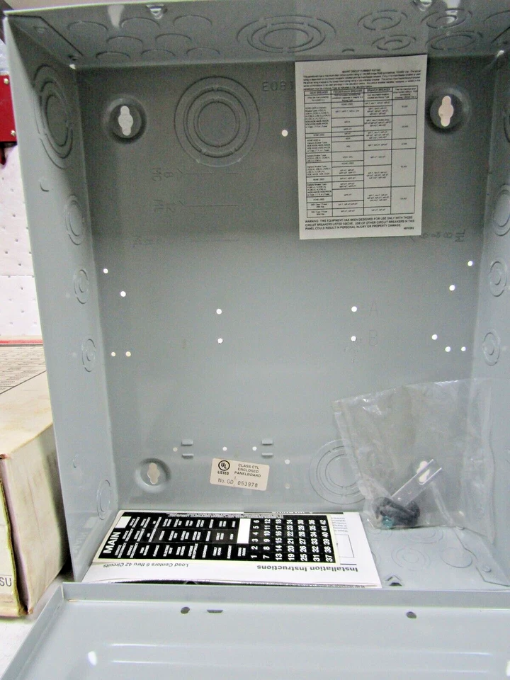 🔥NEW MURRAY LC006NSU 6 SPACE 1Ø 125A MAIN LUG LOAD CENTER ENCLOSURE ONLY - Image 3 of 4