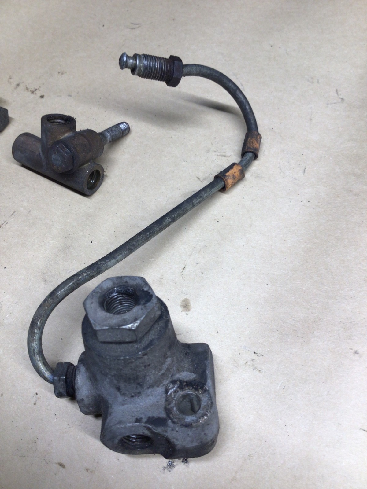 1966-80 Rolls Royce Silver Shadow Wraith II Height Control Valve Pipe Hoses 4pc