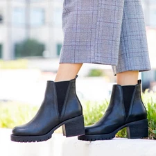 Mia Size 9 M Black Jody Ankle Chelsea Bootie Lug Sole Block Heel Slip On P1-31