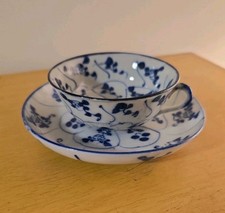 Tasse à thé et soucoupe en porcelaine chinoise bleu et blanc