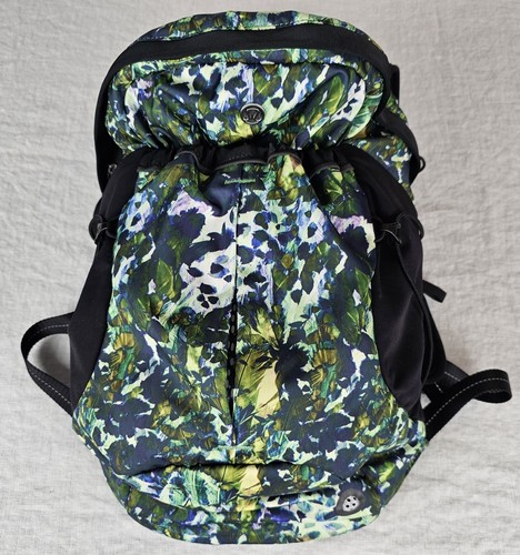 Lululemon Run All Day Floral Backpack Nylon Pack 13L Hiking Outdoors 9"x16"x6" - Picture 3 of 9