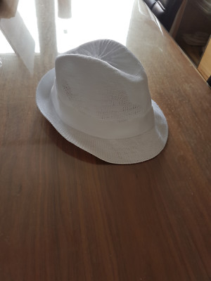 Hut Mütze Herren Damen Farbe weiß Größe L XL schön Marke DIVIDED Sommerhut