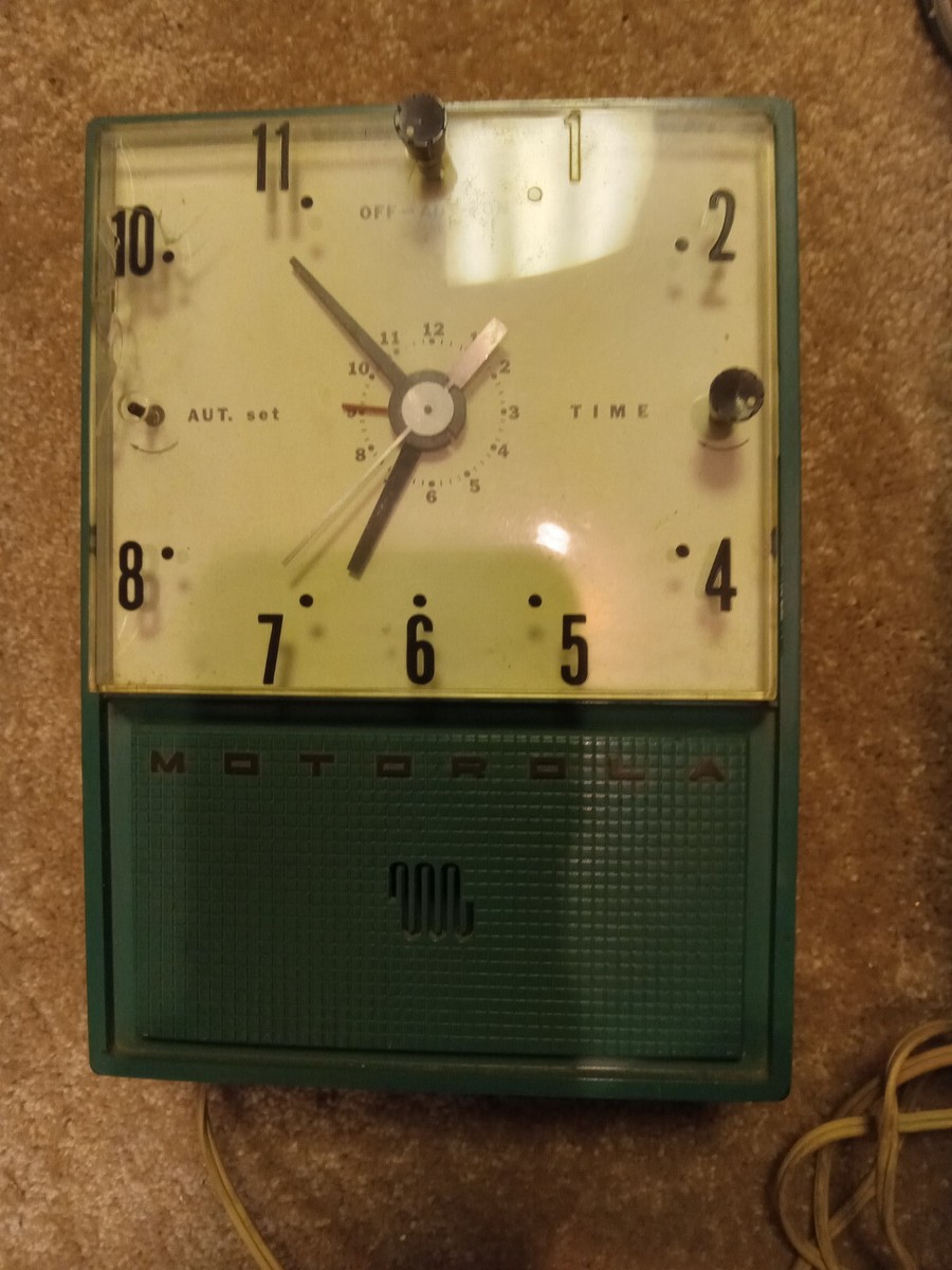 Vintage Motorola Model 52CW3 Clock Radio Green Wall Hanger