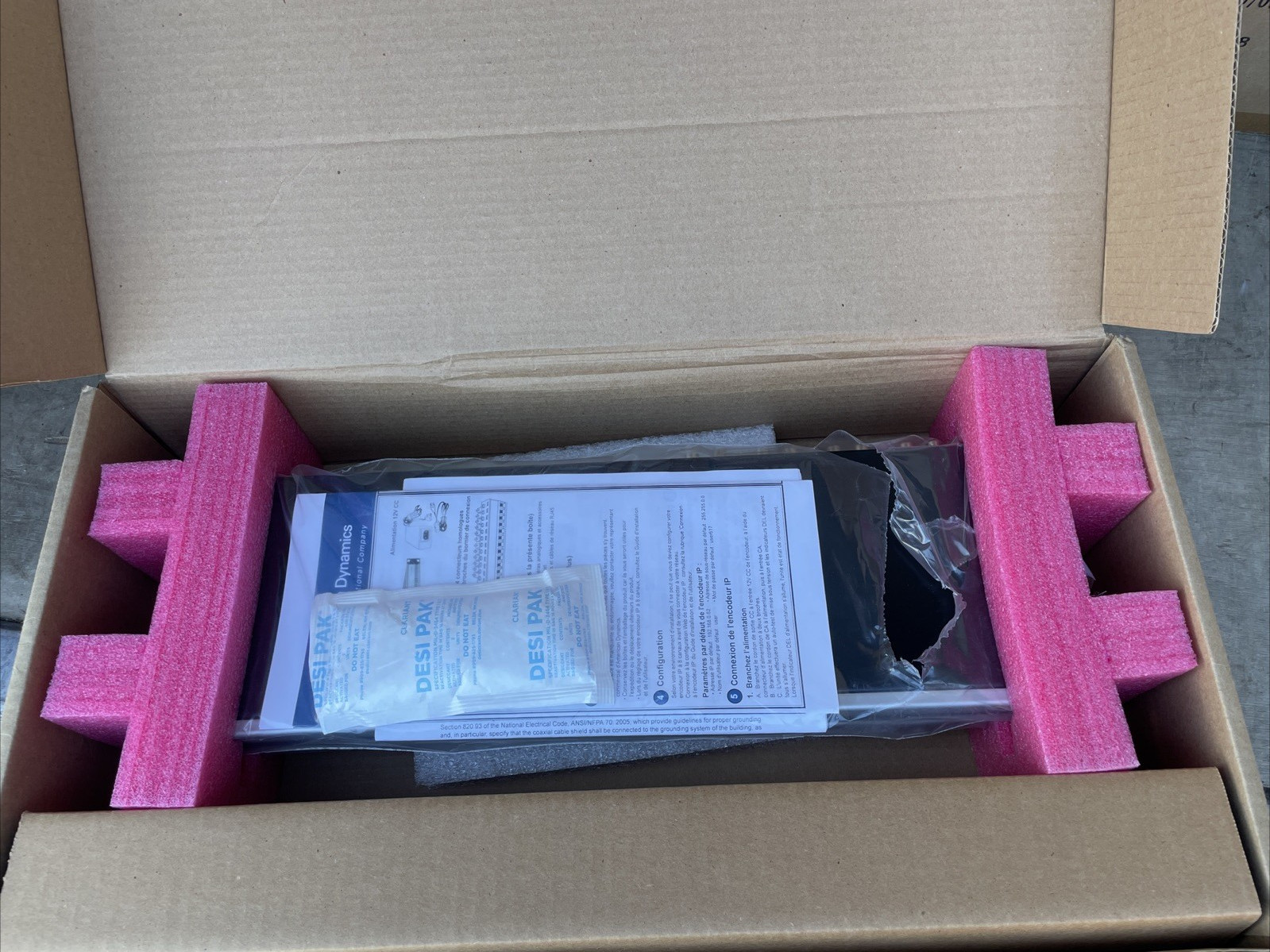 AMERICAN DYNAMICS (TYCO INTL COMPANY)  ADEIP8H IP ENCODER 8 CHANNEL W/POWER NEW