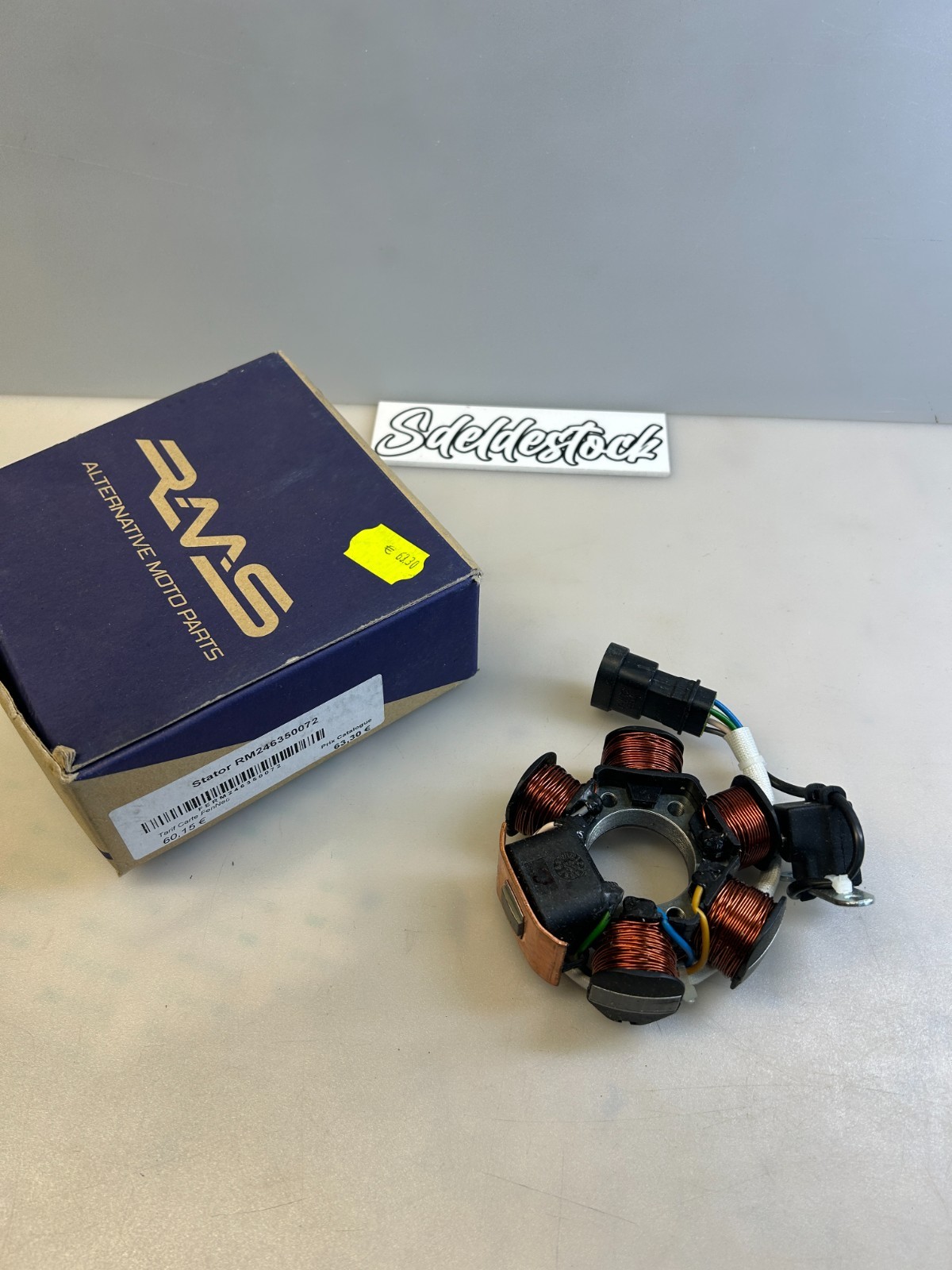 Stator RMS 246350072 pour réparer l'allumage du scooter Piaggio Typhoon