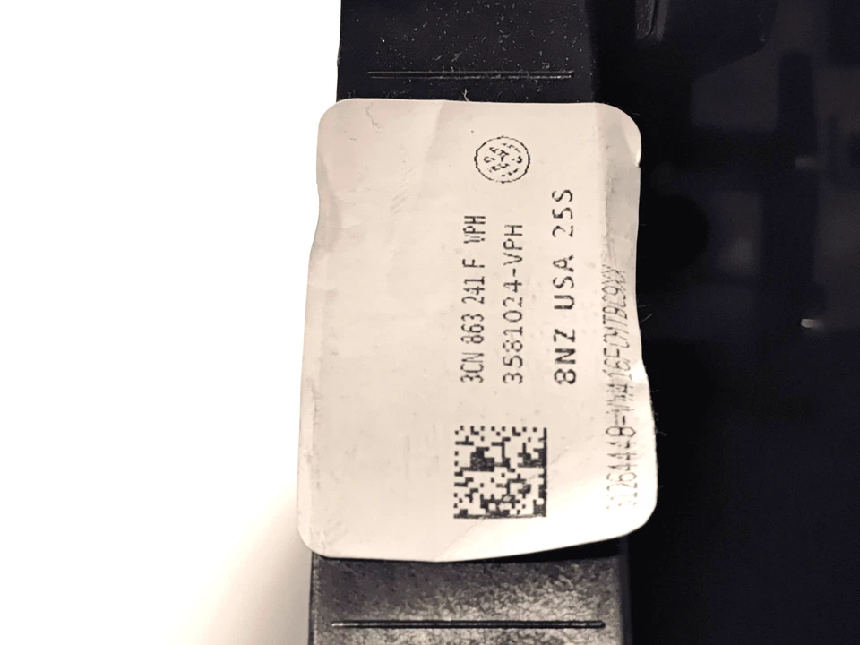 原始设备制造商 大众 ATLAS 2020 - 2023 中心控制台 存储盒 带皮革臂章 — 第 3/4 张图片