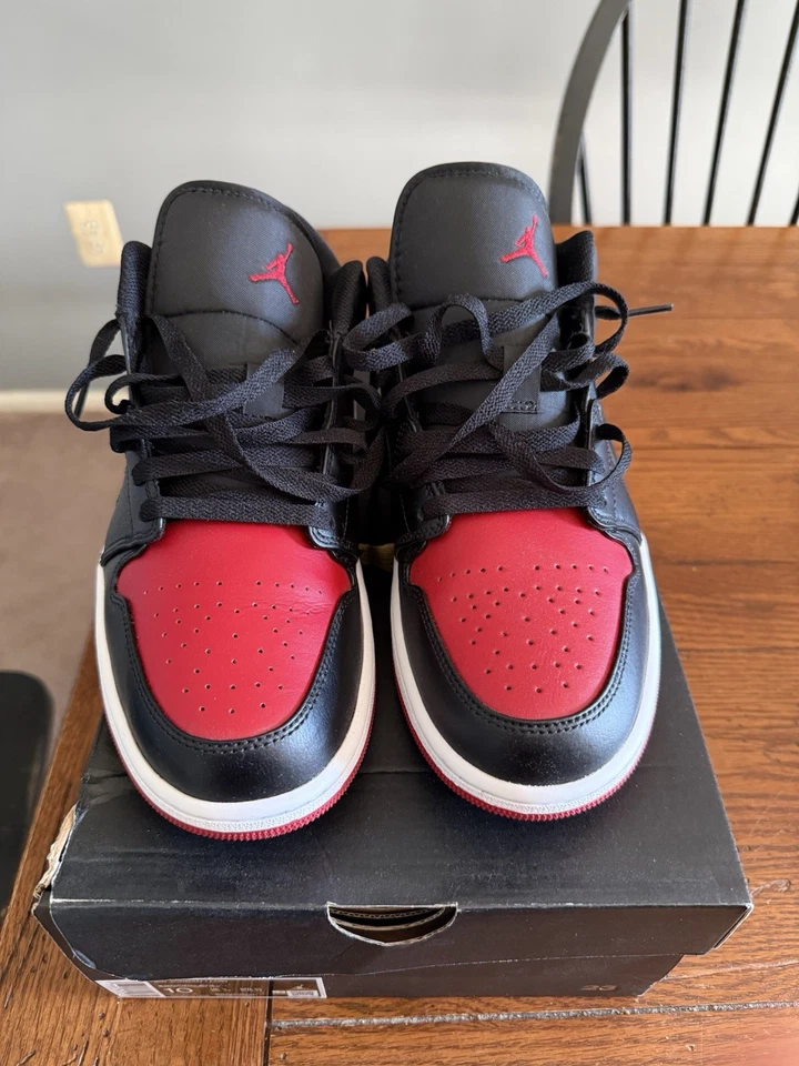 Air Jordan 1 Low Negro Gimnasio Rojo Foto 2 de 4