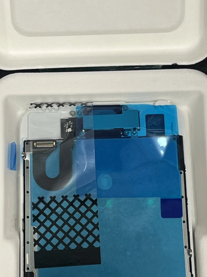 Original iPhone 7 Genuine LCD Apple Replacement Screen Display White - Image 4 of 4