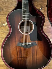 Taylor 224ce-K Deluxe Acoustic-Electric Guitar +  Hardshell Case