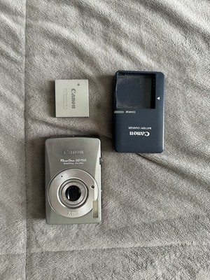 Canon PowerShot SD750 Digital Camera Silver Black, 3X Zoom, 7.1MP