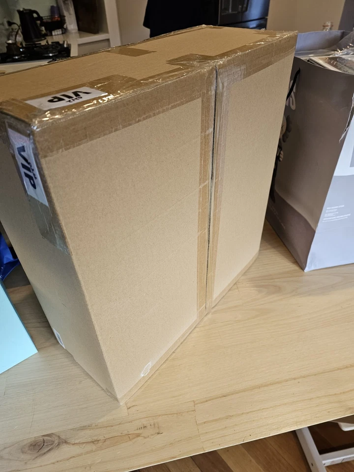 KAWS plush COMPANION HOLIDAY HONG KONG limited 212/2000 VIP SET OF 3 NGV NEW - Image 3 of 4