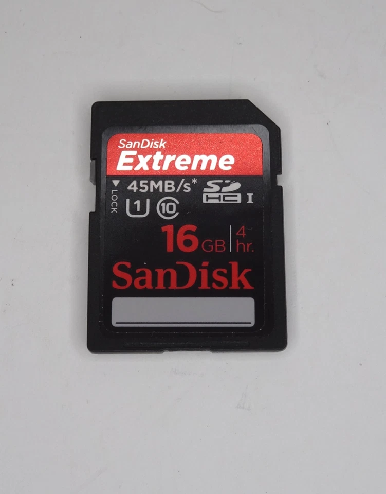 *NIKON D40 & 18-55mm MKII Lens & Accessories* 10.2MP Digital DSLR Camera Kit - Image 4 of 4