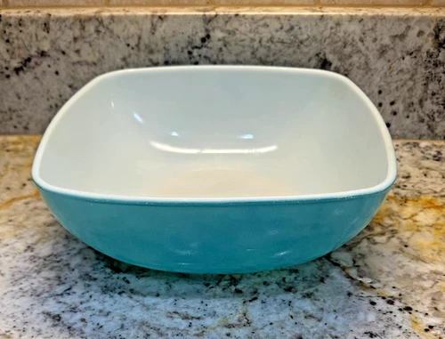 Vintage Pyrex 2 1/2 QT Blue Hostess Dish #025