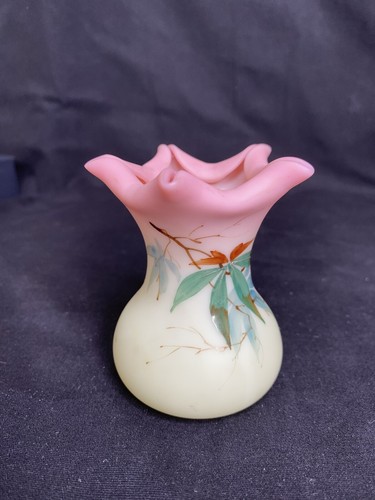 #2 THOMAS WEBB & SONS HAND PAINTED VICTORIAN QUEENS BURMESE WARE CABINET VASE - Picture 2 of 7
