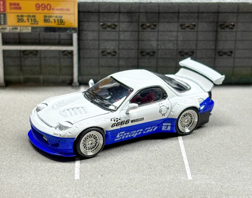 Master 1:64 JDM White RX7 FD Pandem Racing Sports Model Diecast Metal Car