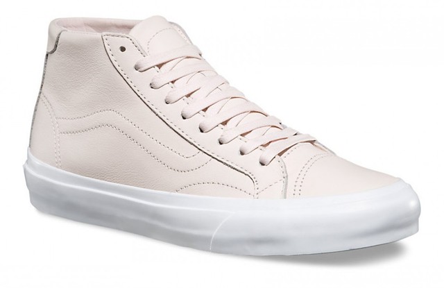 vans court leather white