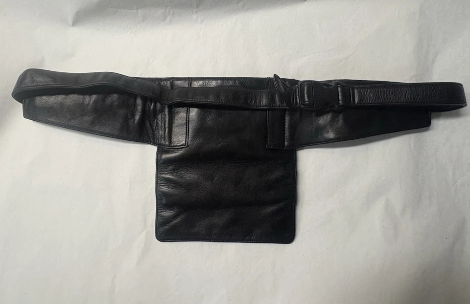 Carteira Perlina preta de couro genuíno com cinto - 38” cinto ajustável - Imagem 2 de 4