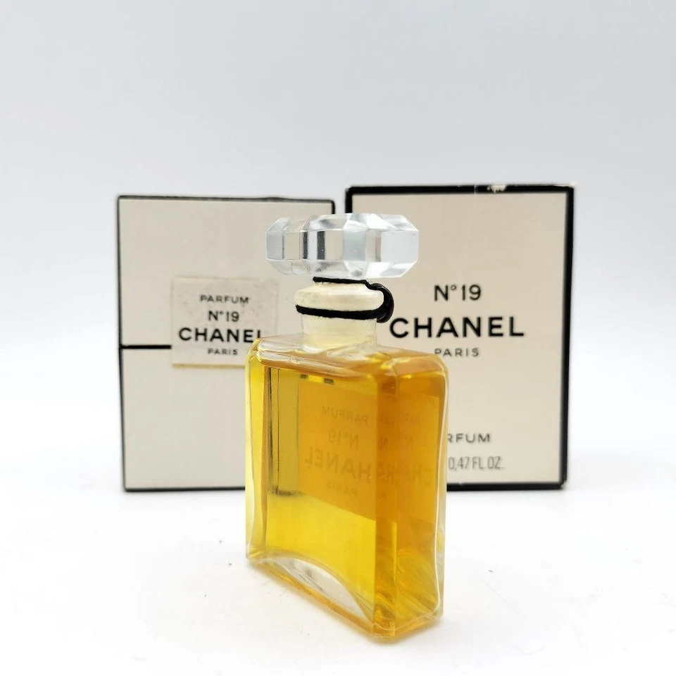 Chanel No.19 Parfum 14ml / 0,47oz Vintage Rare Collectible Extrait Parfum mit Box - Bild 3 von 4