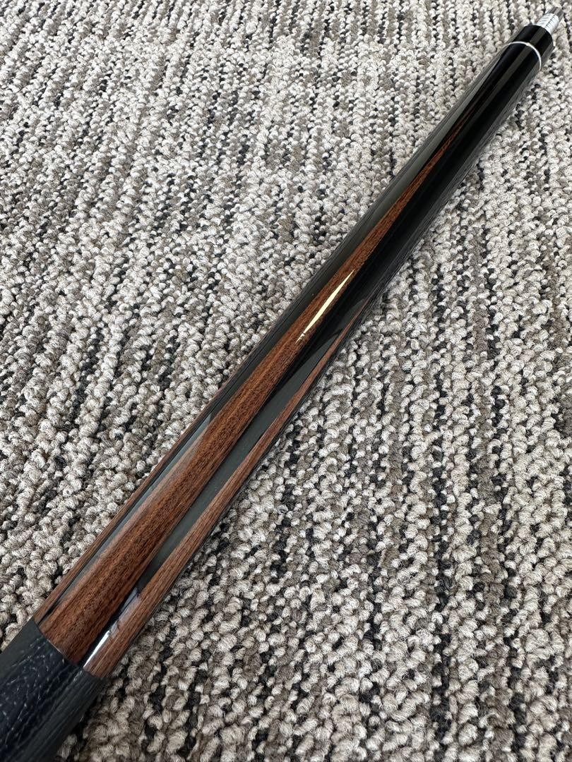 Mezz CP13 SW MD Morado Billiard Cue Bat with WJ Joint Cap