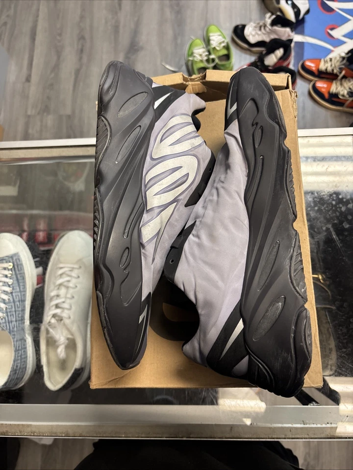 Adidas Yeezy 700 MNVN Geode Boost Talla 11 Hombre Tenis 2022 GW9526 Auténticas Foto 3 de 4