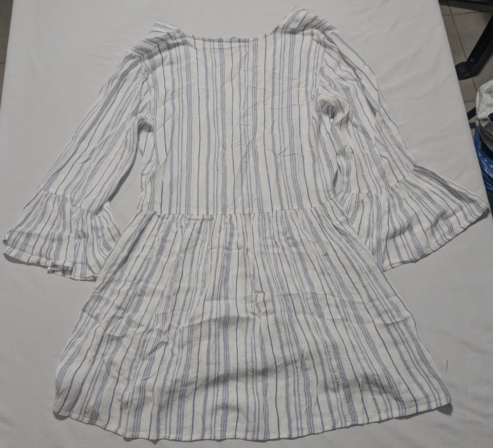 Cobertura de praia Blue Island - Feminina média rayon branca + azul prata metálica NOVA - Imagem 2 de 4