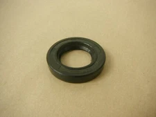 NAK SINGLE LIP OIL SEAL WITH SPRING 27X47X8