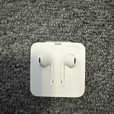OEM Apple EarPods with Lightning Connector In Ear Canal Headset - White NEW