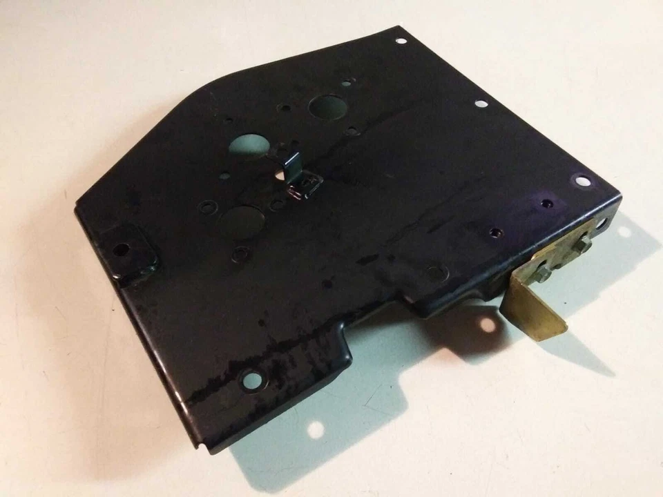 Cubierta de caja de cambios de caja de cambios de caja de motor lado izquierdo Honda SNOWBLOWER FABRICANTE DE EQUIPOS ORIGINALES 51180-767-000 Foto 2 de 4