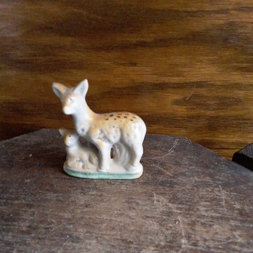 Vintage Glass Deer and Fawn Figure 2" Long Unmarked - Picture 5 of 24