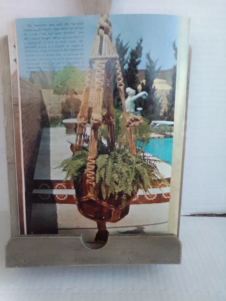 1974 CCP Easy To Make Macrame Pot Hangers H224 Macrame Pattern Book Vintag 16499 - Image 3 of 4