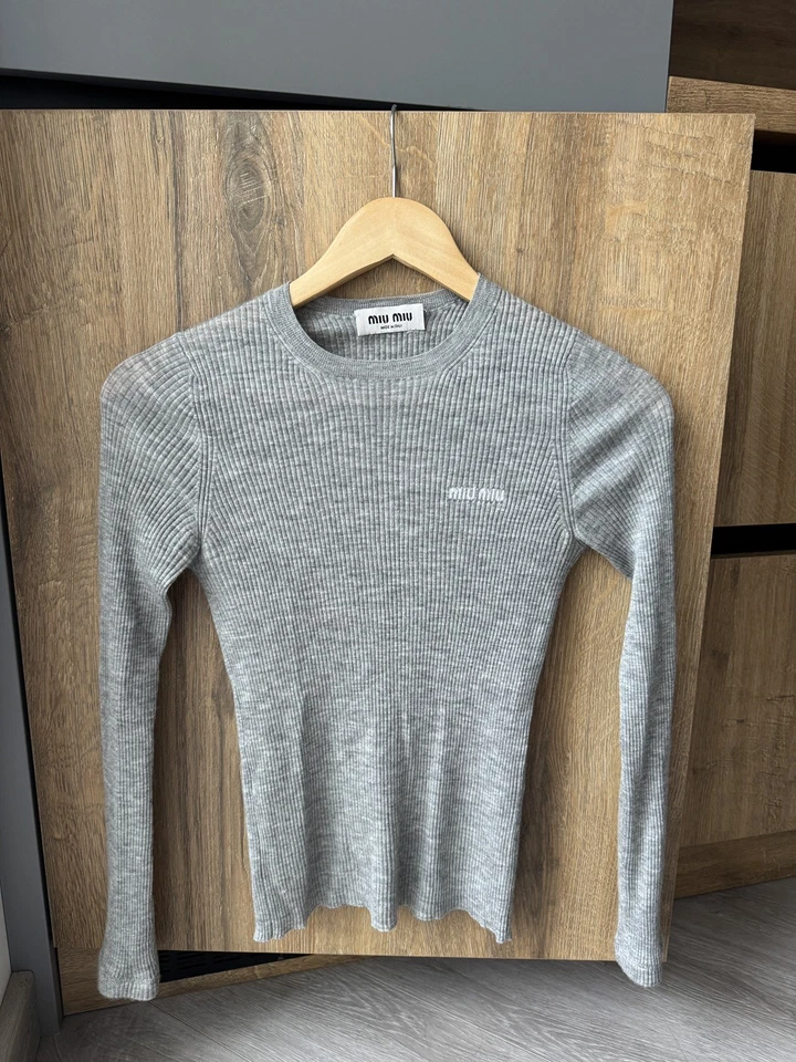 Suéter Miu Miu Gris Cachemira y Seda Acanalado Tejido Talla XS Foto 4 de 4