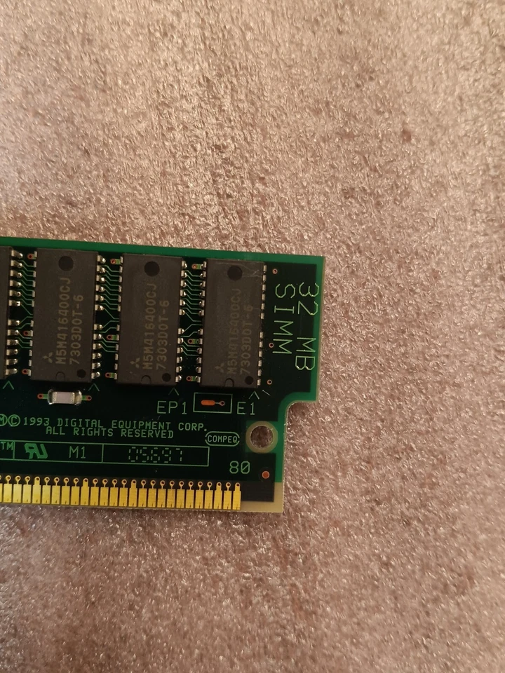 MÓDULO DE MEMORIA DEC Digital SIMM 32MB B01 5021725-01 Foto 2 de 4