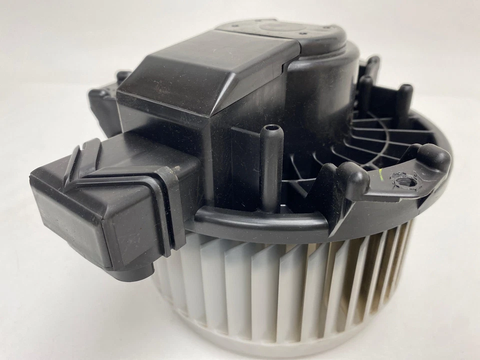 Motor soplador calentador de aire acondicionado para Toyota Yaris Htbk 2012-2019 Foto 2 de 4