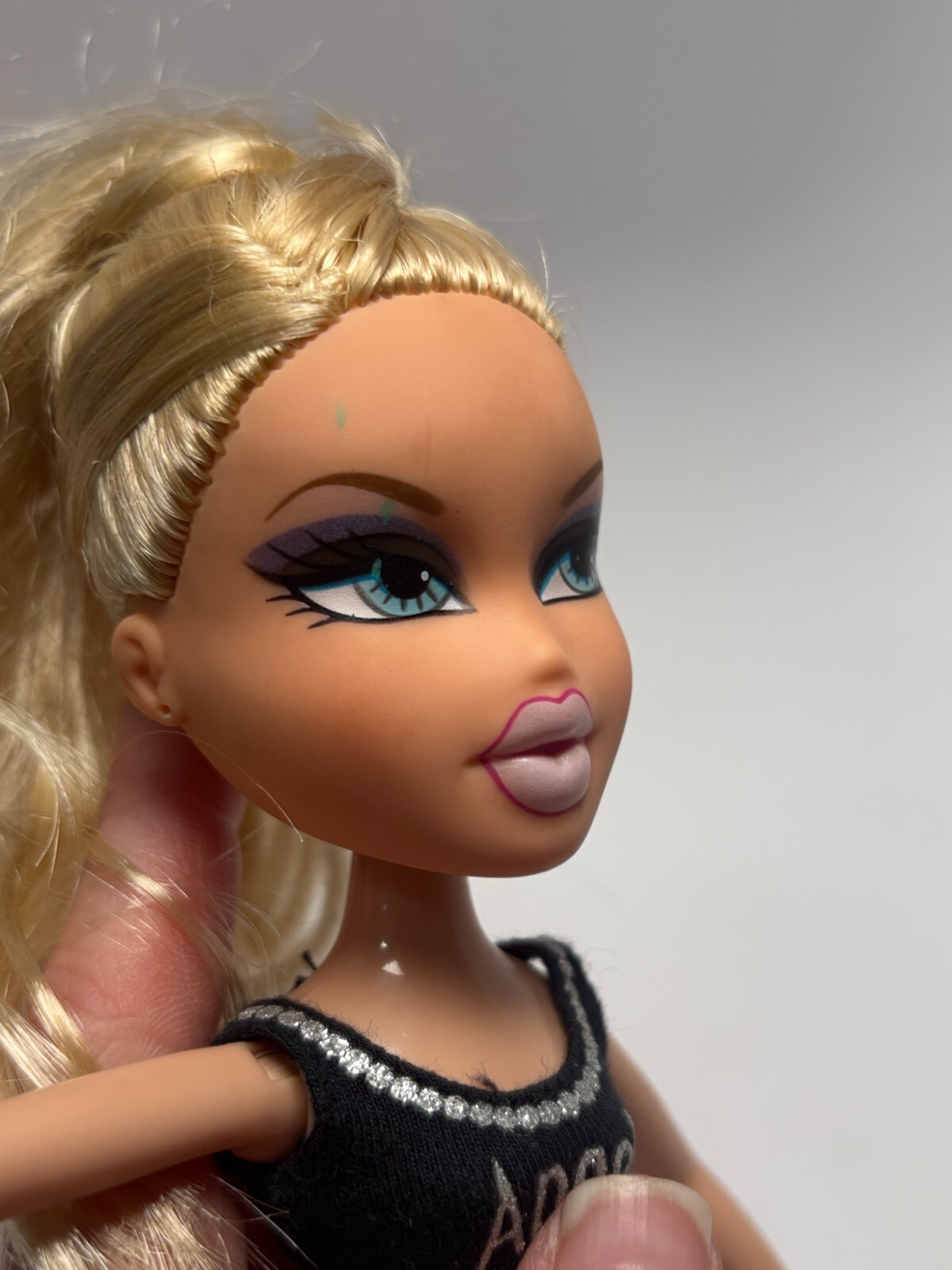 MGA Vintage Bratz 2006 Forever Diamondz Cloe Doll Redressed Original Shirt