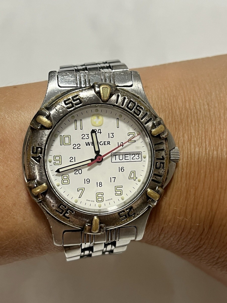 Wenger The Genuine Swiss Made Watch 096.0685 StainlessSteel Water