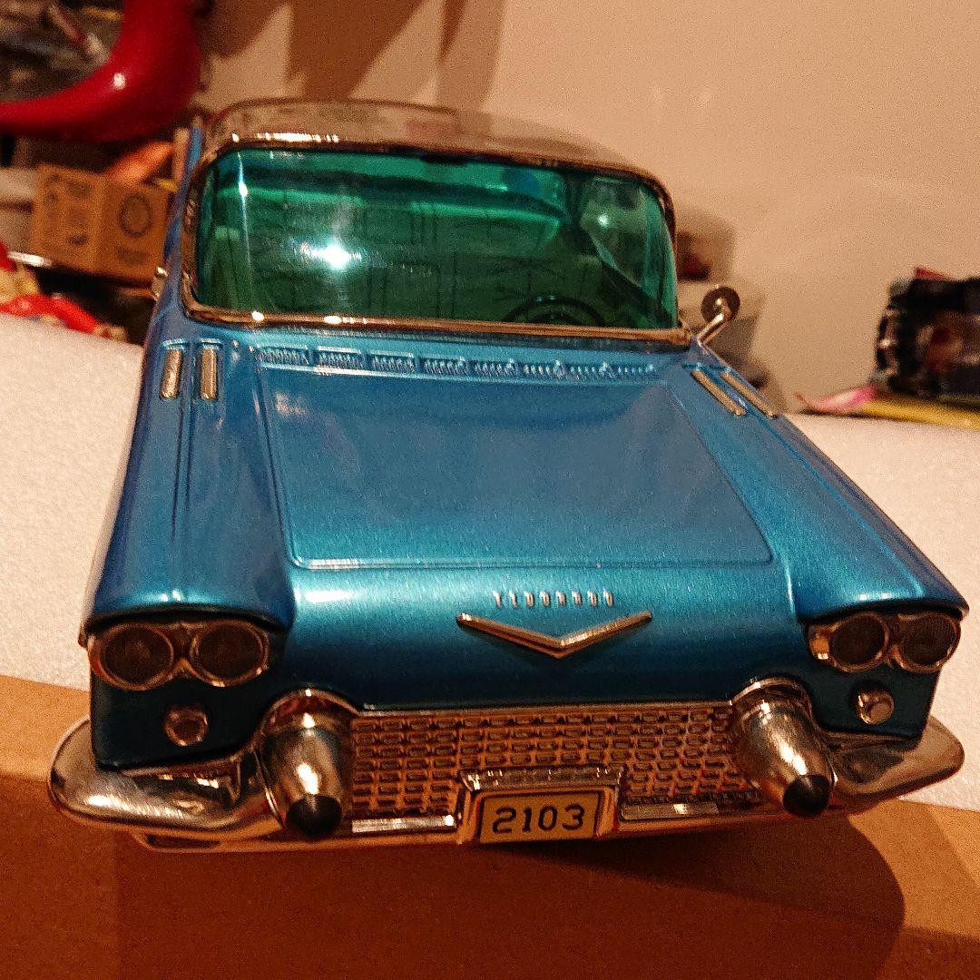 Cadillac Eldorado Broughamモデルカーブリキ玩具おもちゃ Matrix 1:43