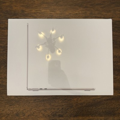 Apple MacBook Air M2 15GB RAM 256GB SSD Starlight