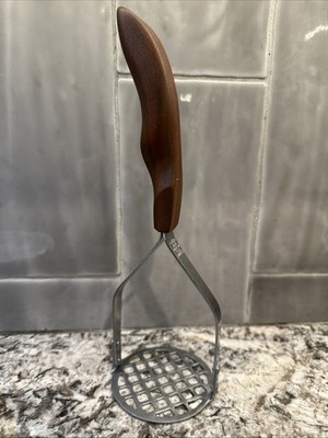 VTG Gorgeous! CUTCO NO 14 STAINLESS USA POTATO VEGETABLE MASHER BROWN WOOD EUC