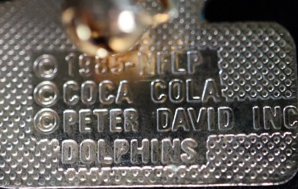 Винтаж 1985 НФЛ МАЙАМИ ДОЛФИНС Coca-Cola Coke Шлем Лацкан - Изображение 4 из 4