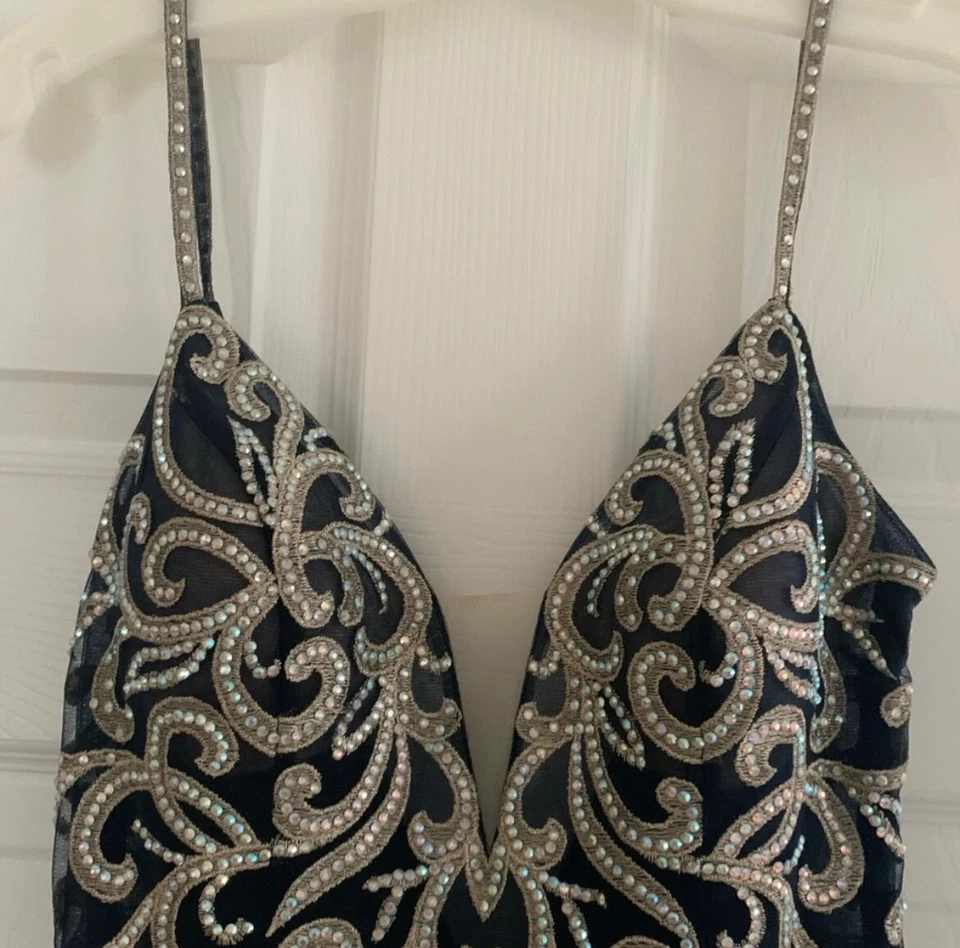 vestidos de fiesta azules largos talla 2 David’s Bridal ligeramente usados Foto 4 de 4