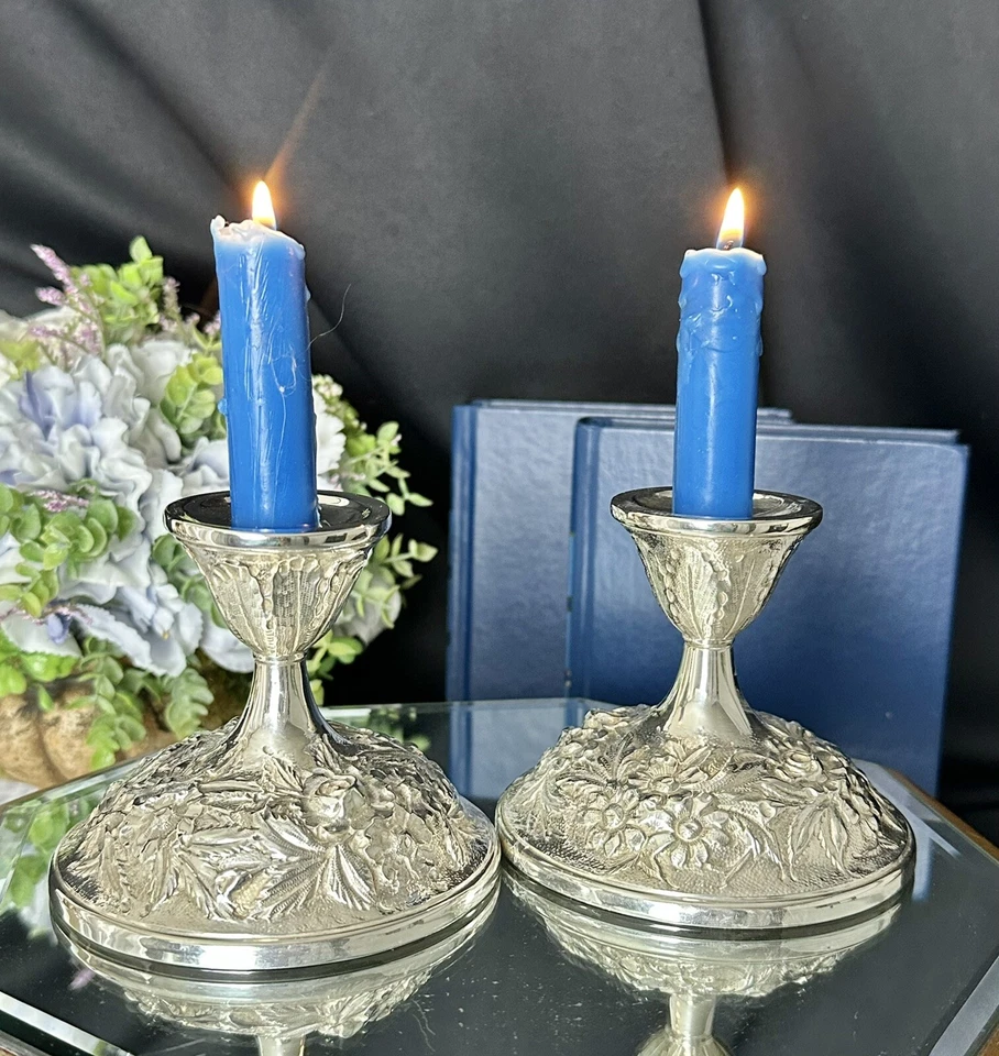 Candelabros Kirk & Son Sterling .925 candelabros reposados perseguidos a mano - 2 Foto 3 de 4