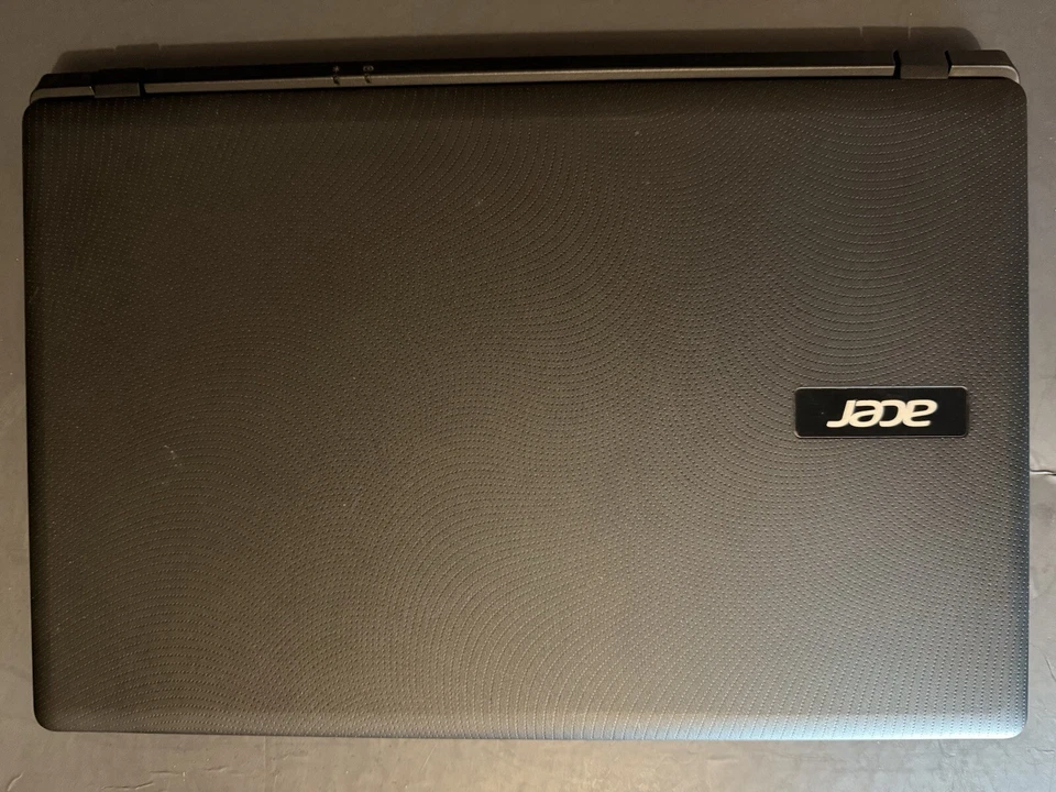 Acer Aspire ES1-521-24HY AMD E 6 GB DDR3L-SDRAM 500 GB HDD Windows 10 pro Nero - Immagine 2 di 4