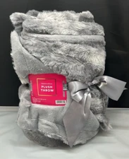 ULTA BEAUTY Grey Ultra Soft Plush Throw Cozy Blanket Faux Fur 50"X60" NEW