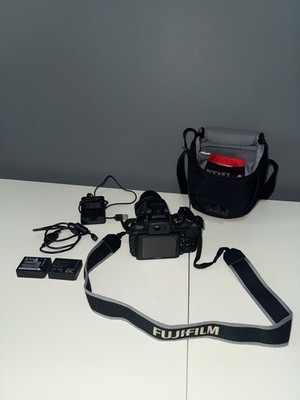 Fujifilm FinePix HS30EXR Digital Camera + 2 Batteries Charger & Bag