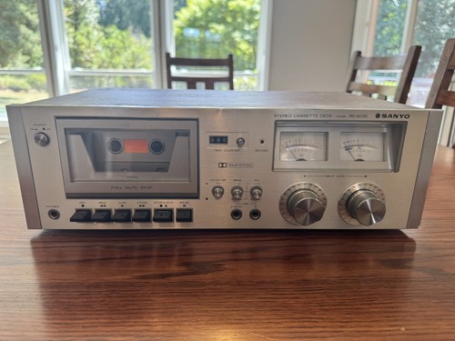 Cassette Hifi Vintage Sanyo RD-4055 - 1976 - Lecteur/Magnétophone Noir