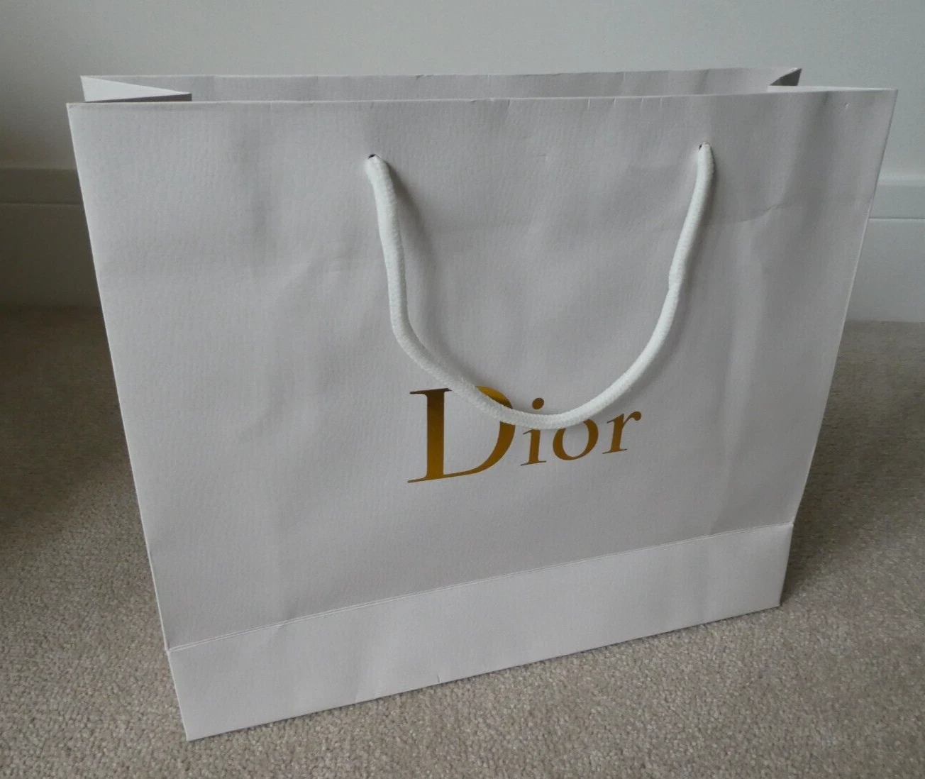 DIOR sac cadeau en carton moyen ~ cadeau maquillage accessoire bijoux