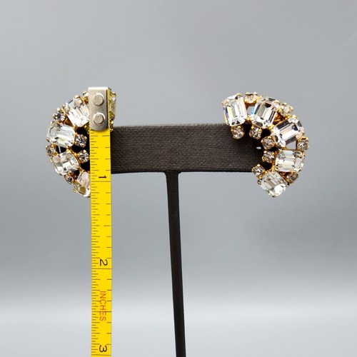 Vintage Unsigned Clear Baguette Chaton Rhinestone Half Circle Clip Earrings - Picture 6 of 8