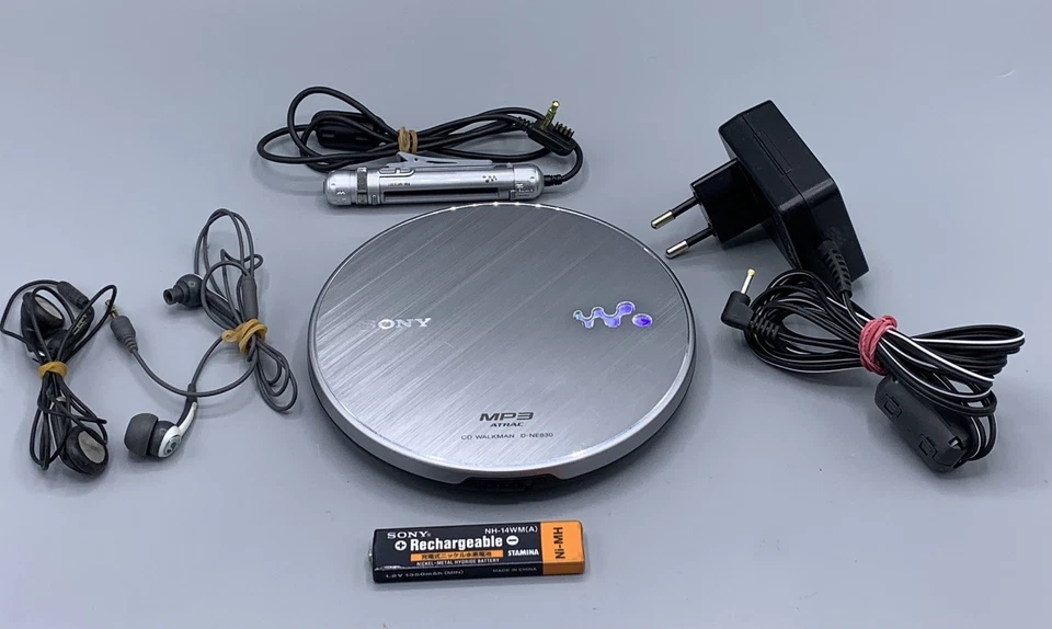 SONY Discman CD Walkman D-NE830 Metall silber Set